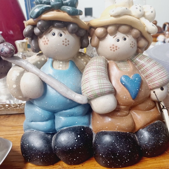 Henton figurine 2 lady hobos - Picture 3 of 3